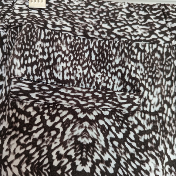 DKNY Jeans Lightweight Print 100% Viscose Rayon Joggers, size Medium - Picture 8 of 10